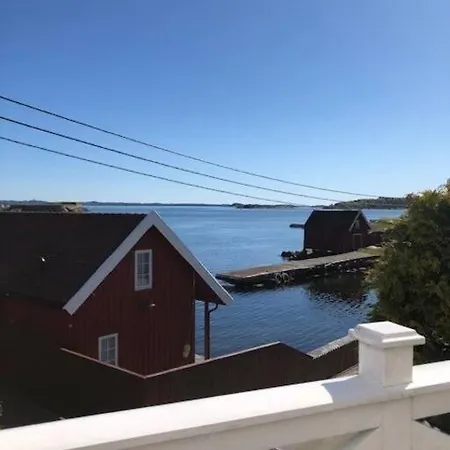 Feriehus Hus Rett Ved Sjoen Kristiansand