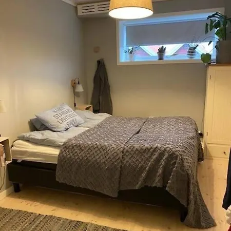Hus Rett Ved Sjoen Feriehus