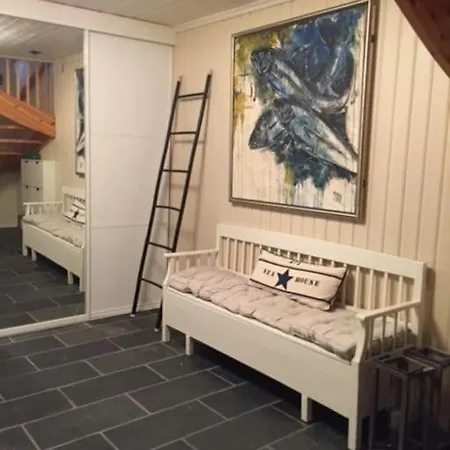 Feriehus Hus Rett Ved Sjoen